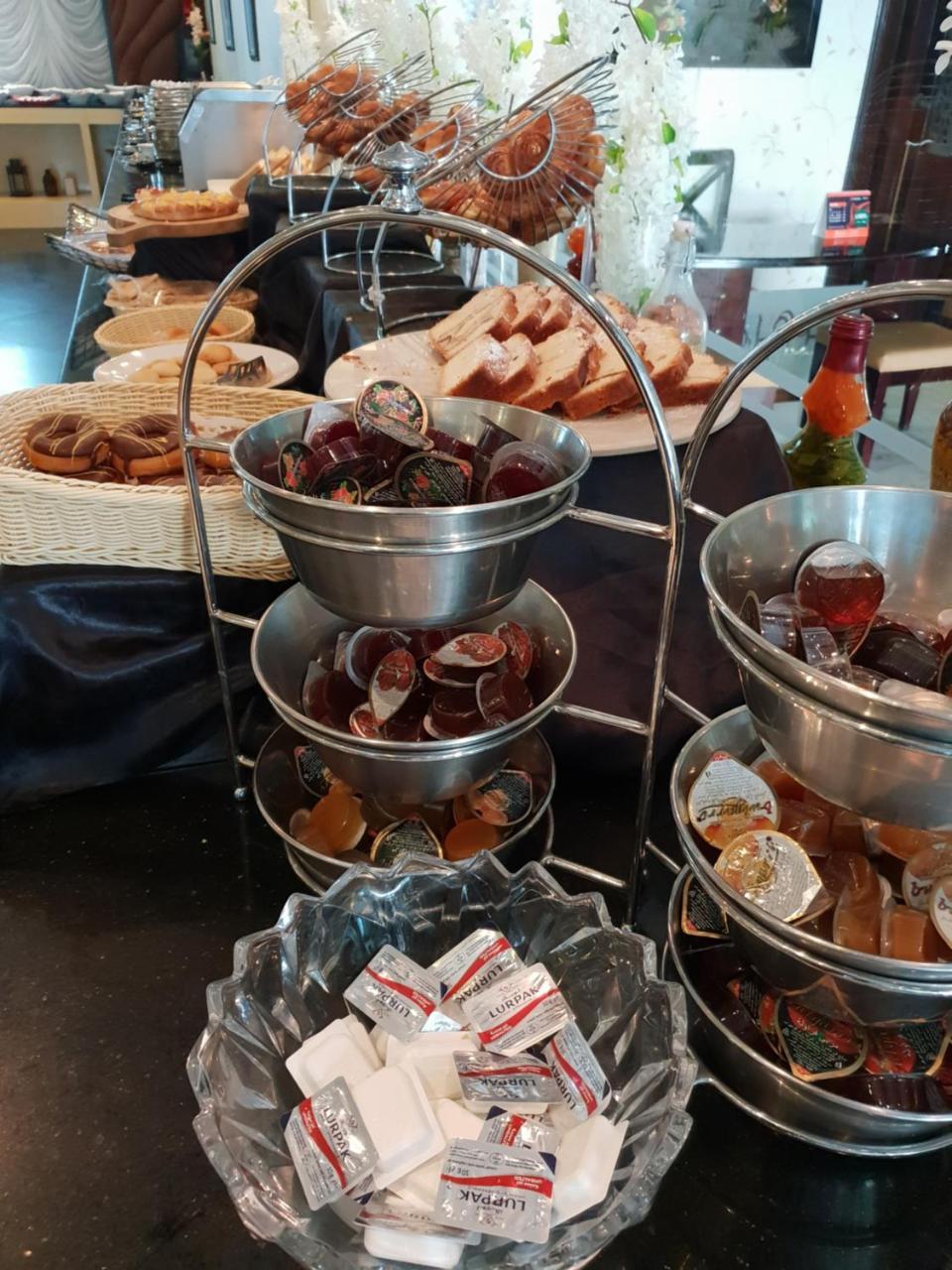 Al Jawhara Hotel Apartments Dubaj Zewnętrze zdjęcie